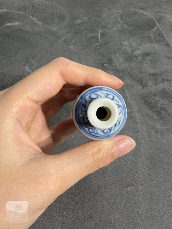 清中期青花竹林对弈图鼻烟壶 - 图8